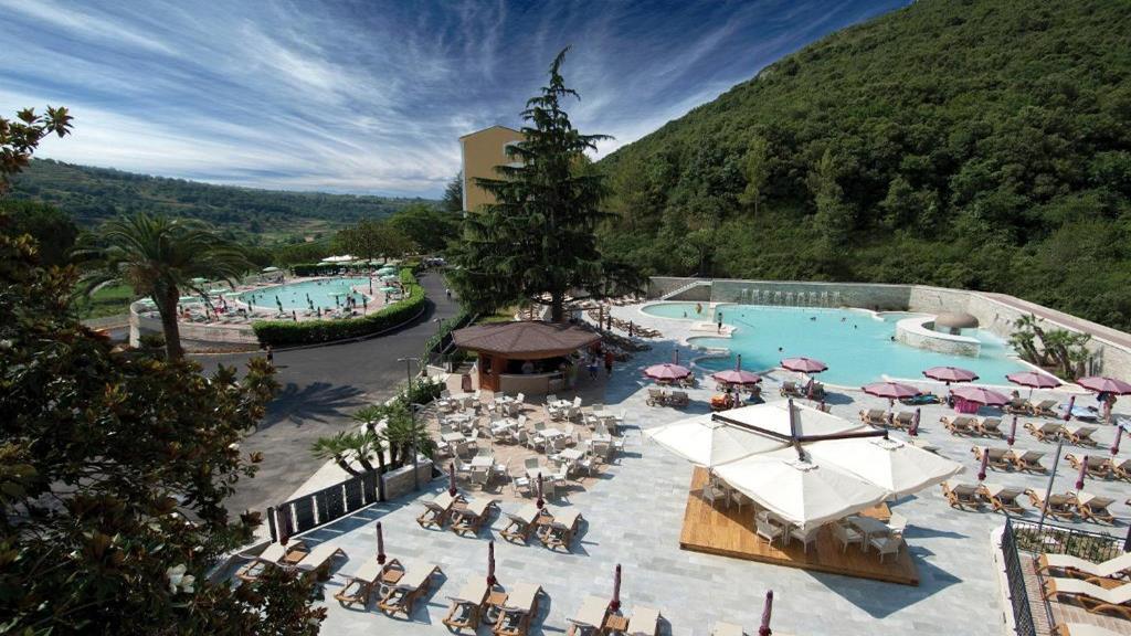 Complesso Termale Vescine Hotel Castelforte Exterior photo
