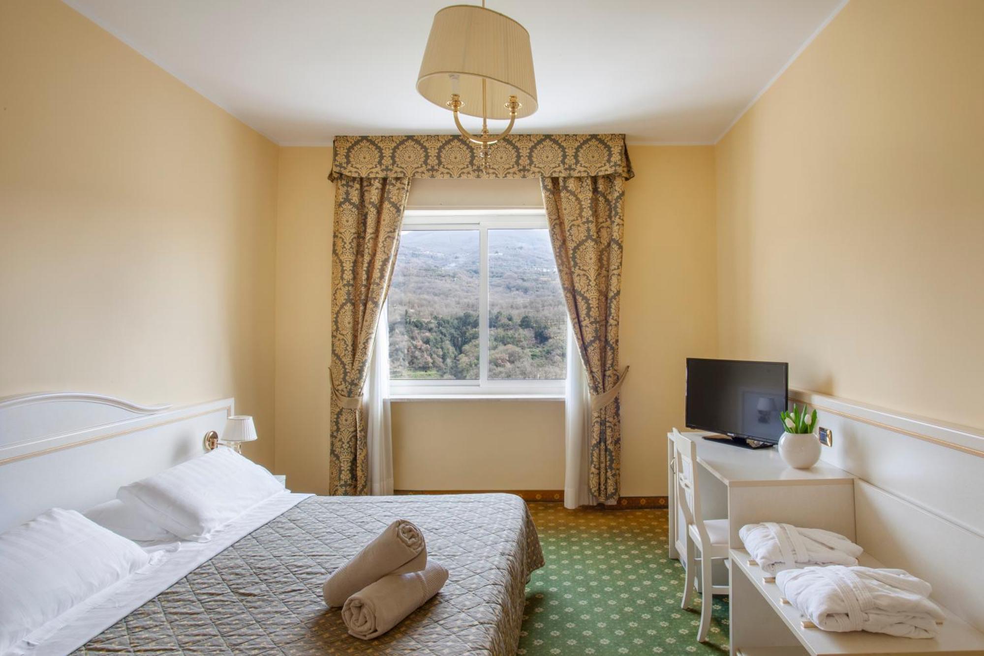 Complesso Termale Vescine Hotel Castelforte Exterior photo